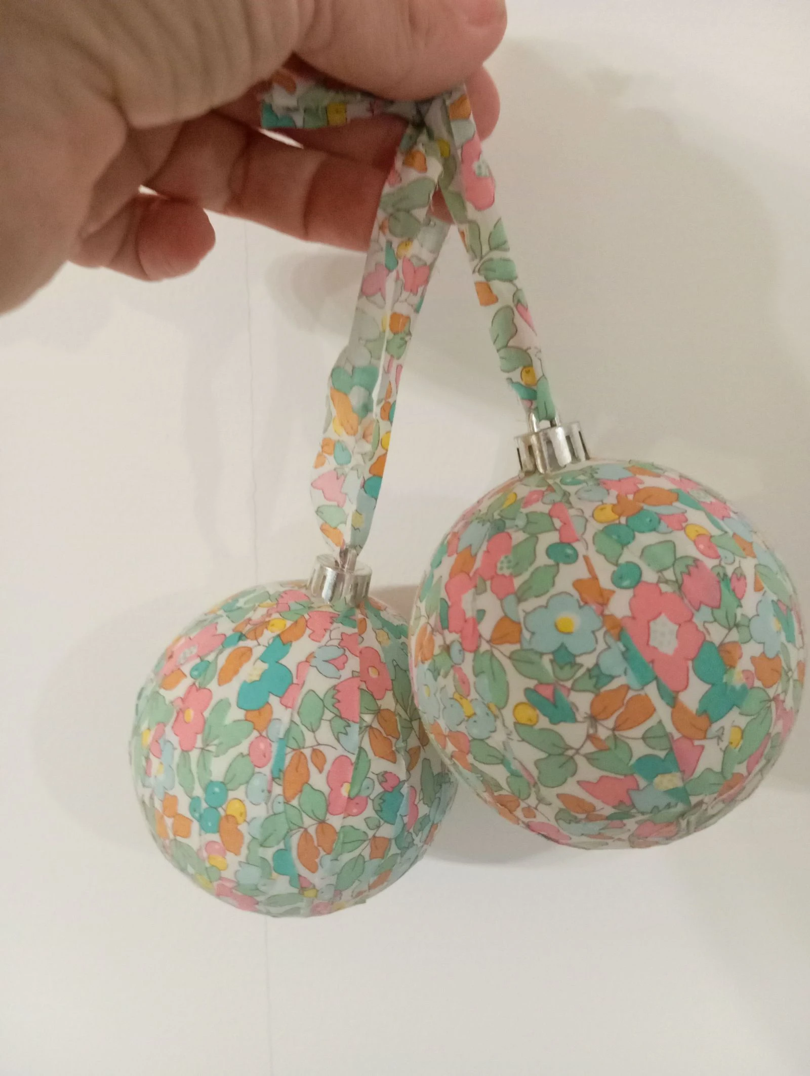 Twee grote liberty kerstbollen – photo 2